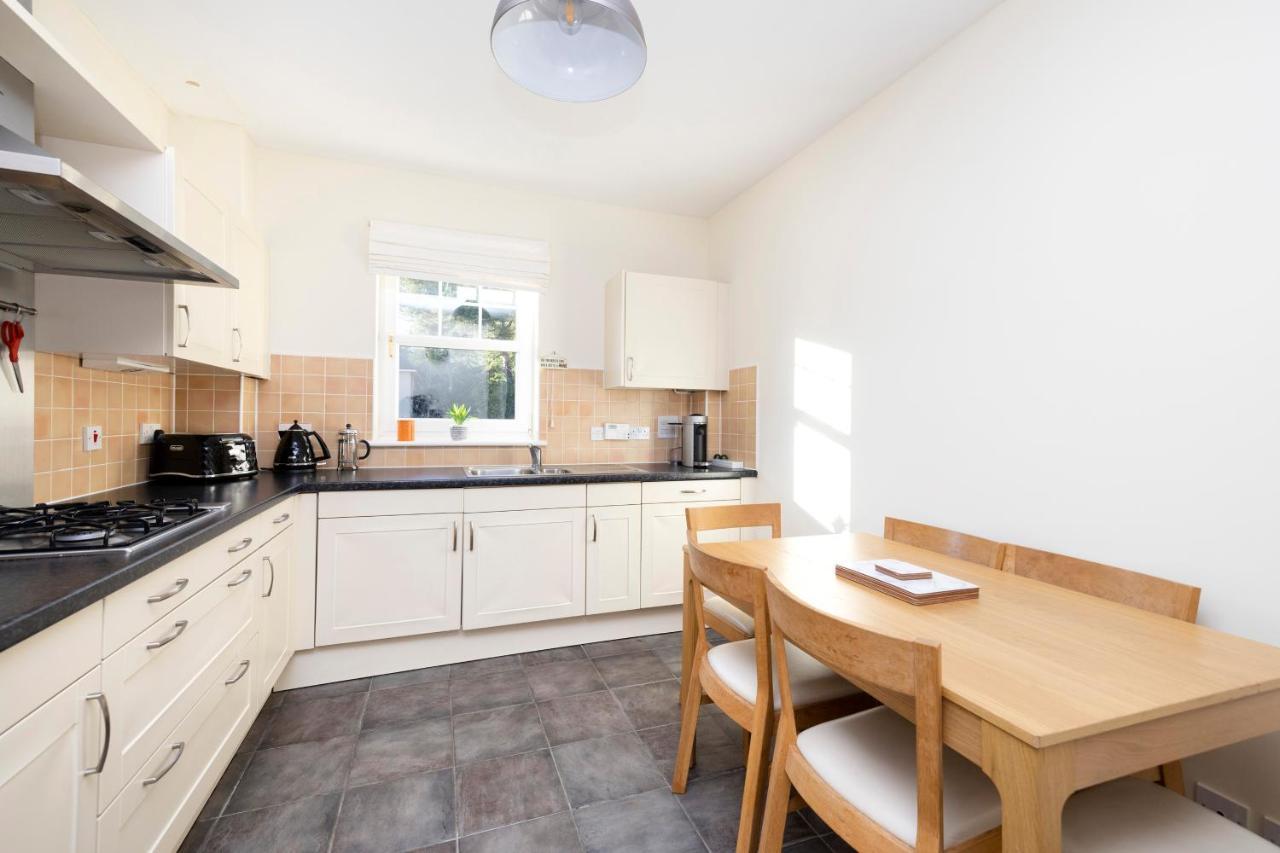 Apartamento Joivy Modern Flat With Free Parking Edimburgo Exterior foto