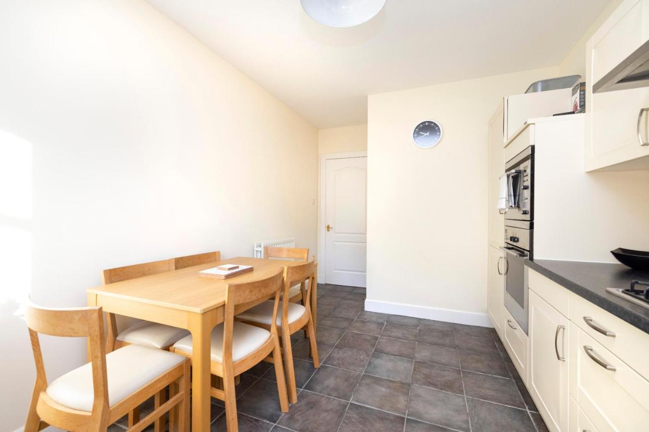 Apartamento Joivy Modern Flat With Free Parking Edimburgo Exterior foto