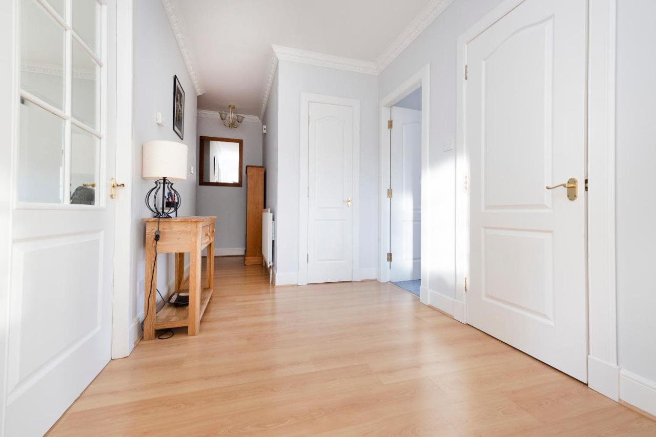 Apartamento Joivy Modern Flat With Free Parking Edimburgo Exterior foto
